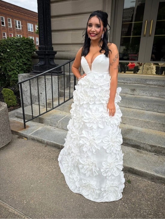 Jovani Dresses & Skirts - Jovani White Strapless Floral Appliqué Prom Gown